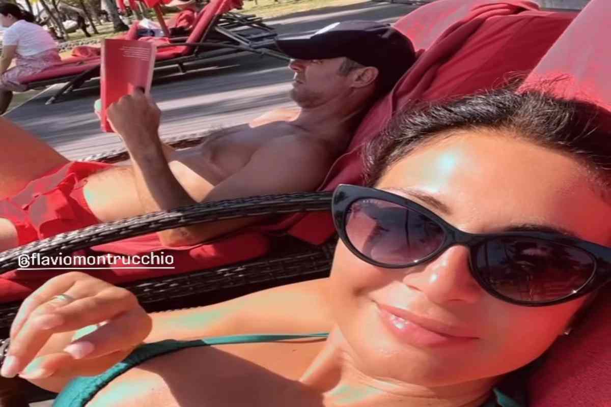 Selfie a mare di Flavio Montrucchio e Alessia Mancini