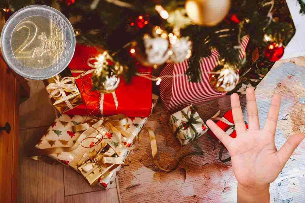 Non vuoi diventare povero con i regali di Natale? Per te 5 idee regalo a  soli 2 euro: ti svolto le feste - GalleriaNews