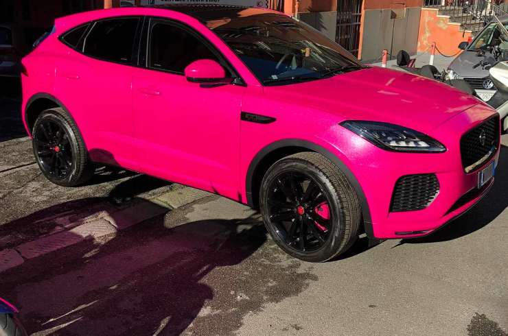 Jaguar e-Pace il modello di Elettra Lamborghini