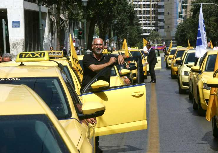 Taxi nuove licenze a Roma