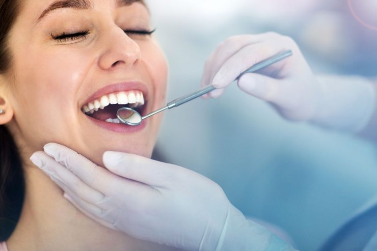 Cure odontoiatriche dal dentista? Ecco chi può