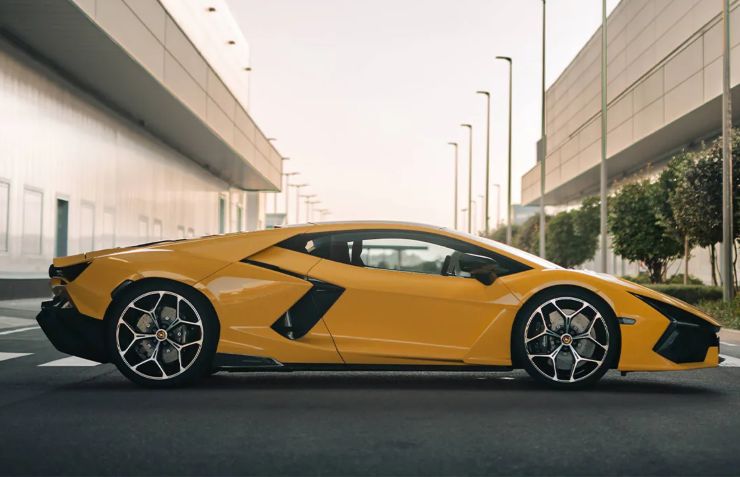 Lamborghini Revuelto l'auto di Barella